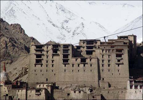 The nine-storey rammed earth royal palace built by king Senge Namgyal (circa 1570-1642) pre-dates Lhasas Potala by several decades. 