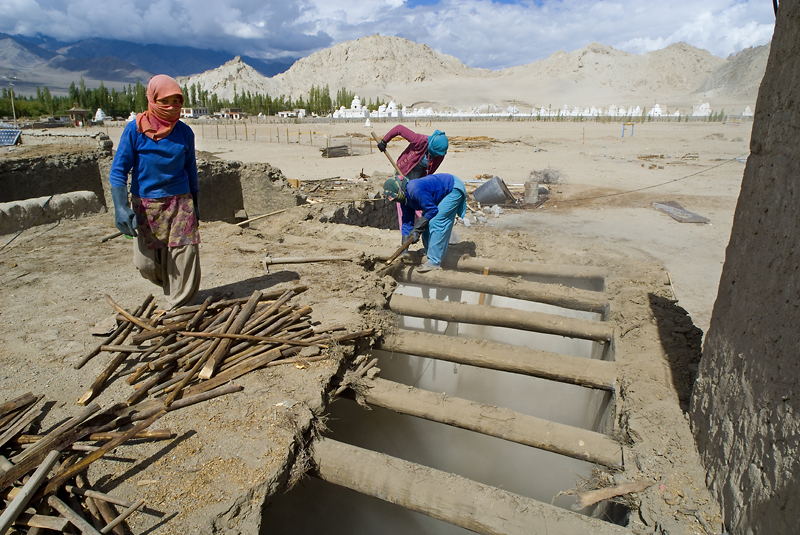 Constructing composting bays for a VIP latrine|Constructing composting bays for a VIP latrine